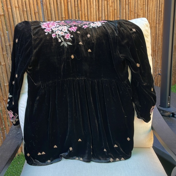 Johnny was black velvet empire style embroidered front, back and sleeve - Picture 5 of 6